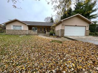 8879 Warner Rd, Saline, MI 48176