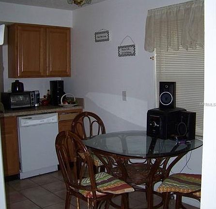 4th image of 2885 Green Acres Ave