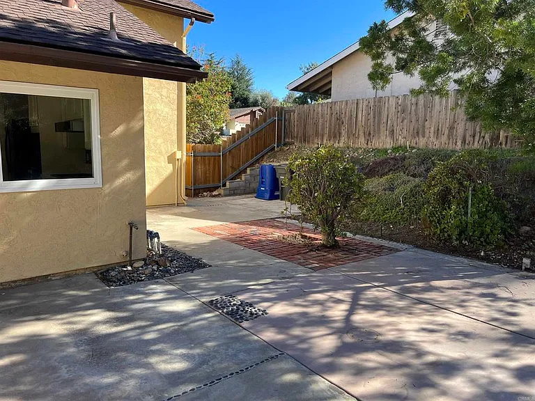 1282 Whitsett Dr — Photo 28
