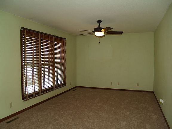 2nd image of 319 N Sunnyslope Ct S