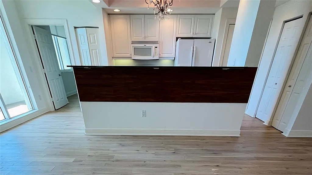 1 bed, 2.0 bath, 1070 sqft, $3,000 — Photo 4