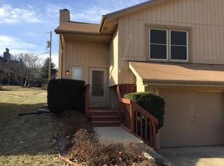 3623 SW Eveningside Dr, Topeka, KS 66614