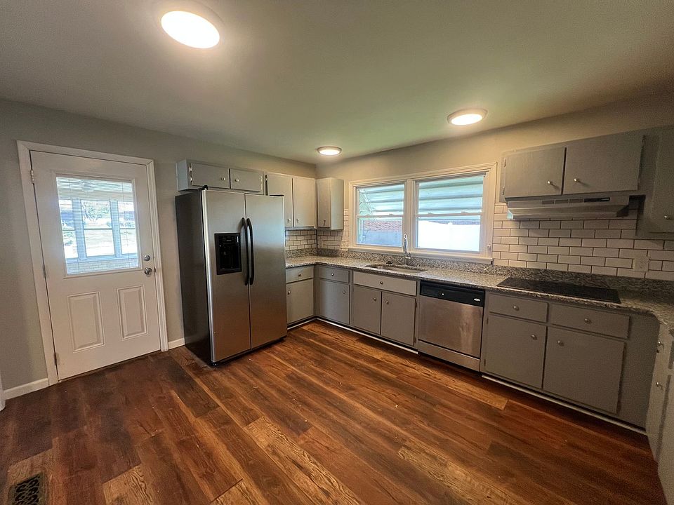 1st image of 3380 Parc Chateau Ln