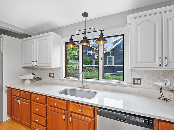 3rd image of 12 Newton Rd
