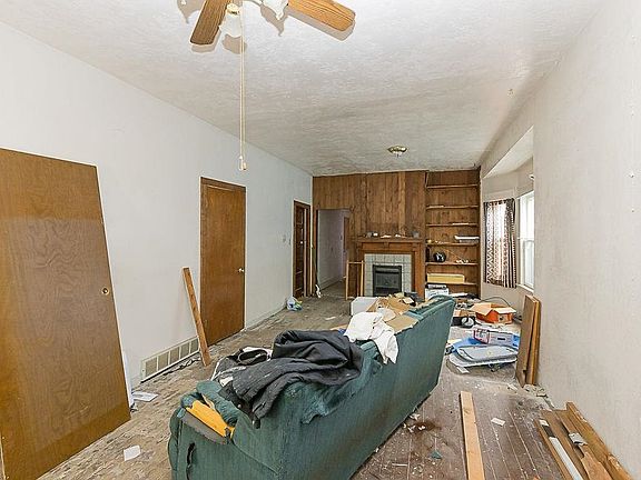 4th image of 436 Elias Ave