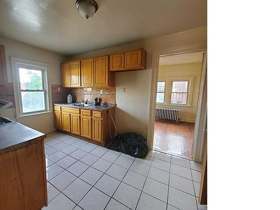 3rd image of 3451 Ely Ave