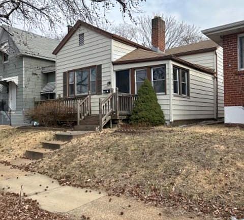 2nd image of 4728 Varrelmann Ave