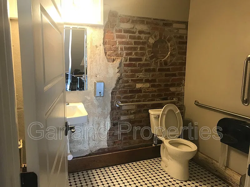 601 11th St NW — Photo 4