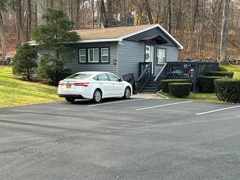 5 Buttonwood Rd — Photo 3