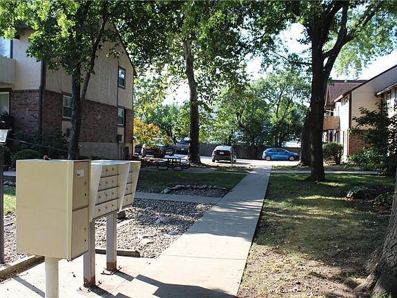 2nd image of 6216 Robinson St APT 3