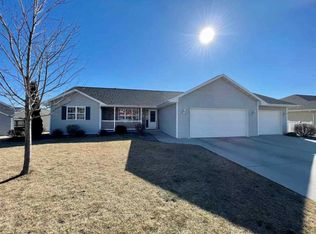 716 Killarny Trl, De Pere, WI 54115