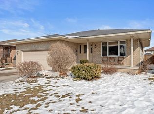 2972 Jennifer Dr, Windsor, ON N8W 5J2