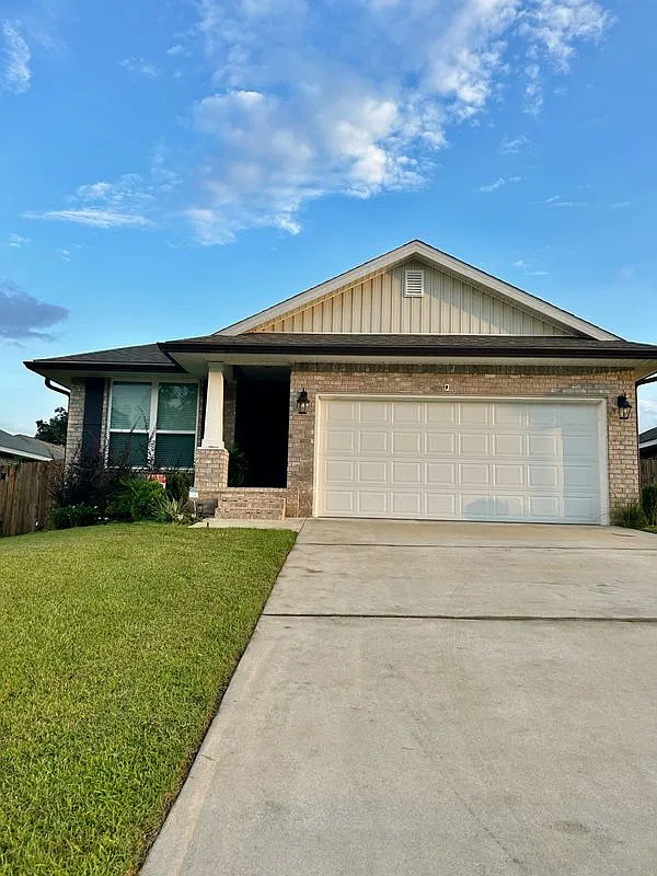 3 bed, 2.0 bath, 1425 sqft, $2,150 — Photo 1