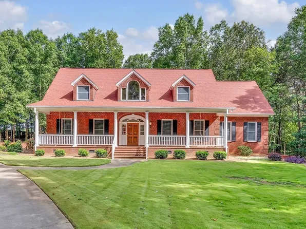 404 Raes Creek Dr, Greenville, SC 29609