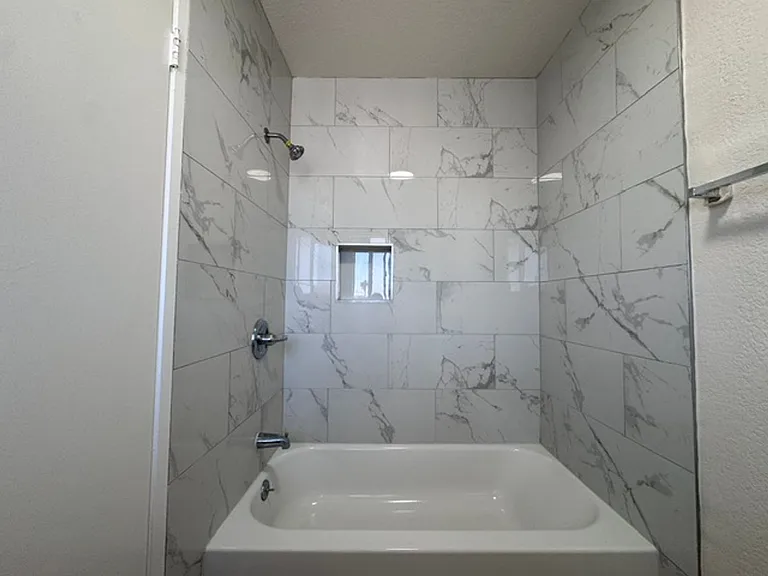 1511 Freeman Ave — Photo 11