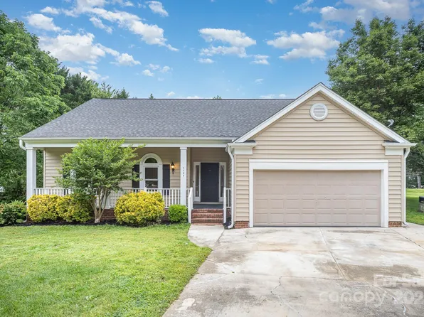 7106 Kinsmore Ln, Charlotte, NC 28269