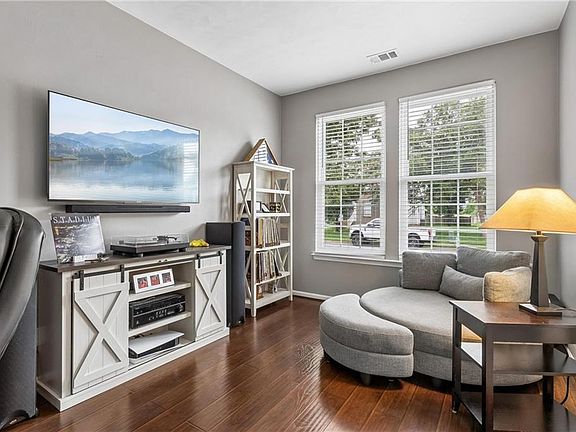 5th image of 2317 Angler Ln