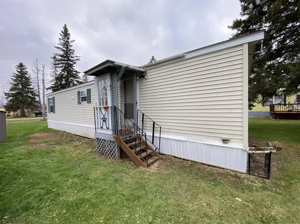 3 Pine Village Street, Presque Isle, ME 04769