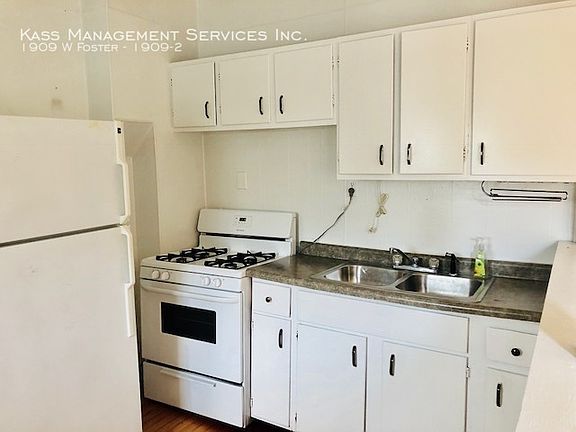 2nd image of 1909 W Foster Ave #19092