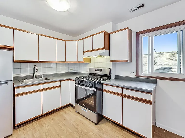4234 N McVicker Ave #2 — Photo 9