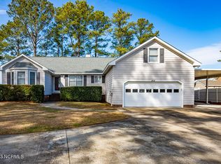 912 Williams Rd, New Bern, NC 28562