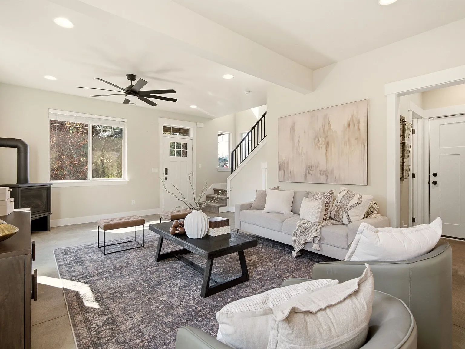 3 bed, 2.5 bath, 1600 sqft, $2,800 — Photo 2
