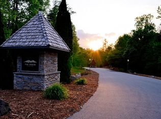 541 Larkhaven Dr, Nebo, NC 28761