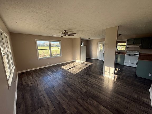 5th image of 3494 Stagner Rd