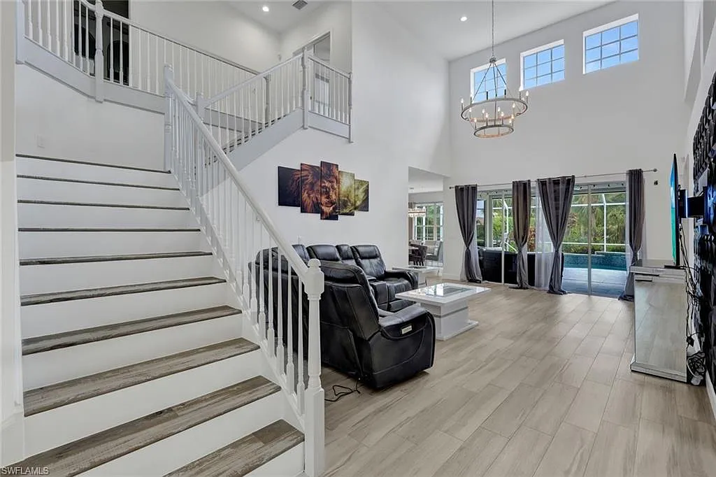 5 bed, 2.5 bath, 2637 sqft, $11,995 — Photo 3
