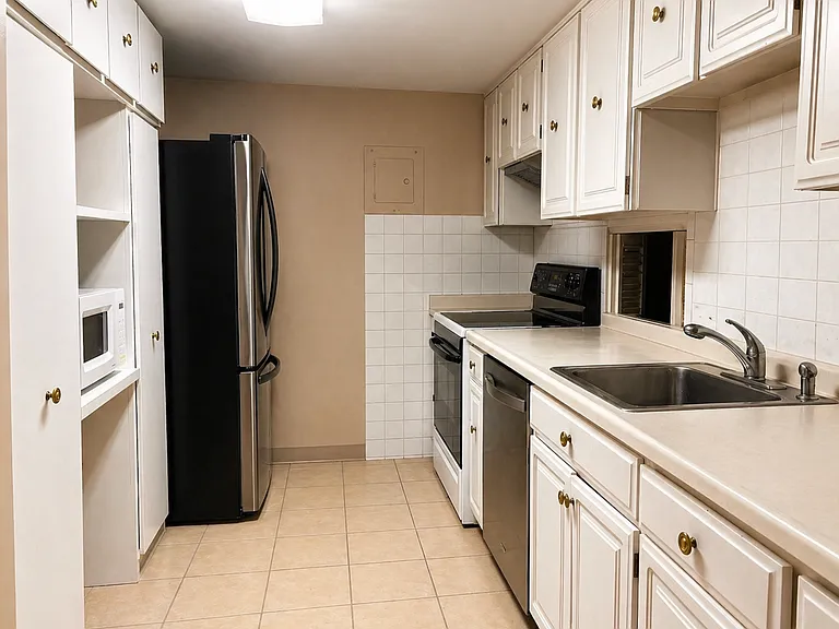 207 5th Ave SW #708 — Photo 6