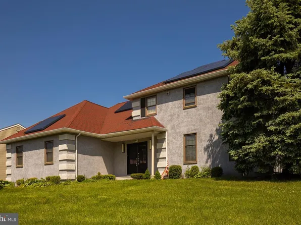 825 Cliff Rd, Bensalem, PA 19020