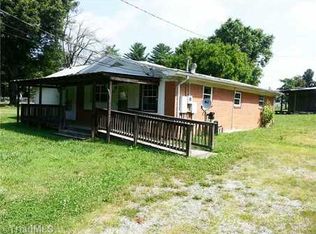 175 Pine Park Dr, Lexington, NC 27295