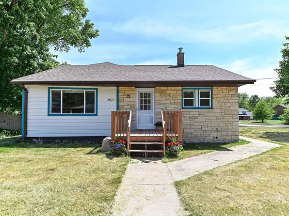 3023 Graydon AVENUE, East Troy, WI 53120