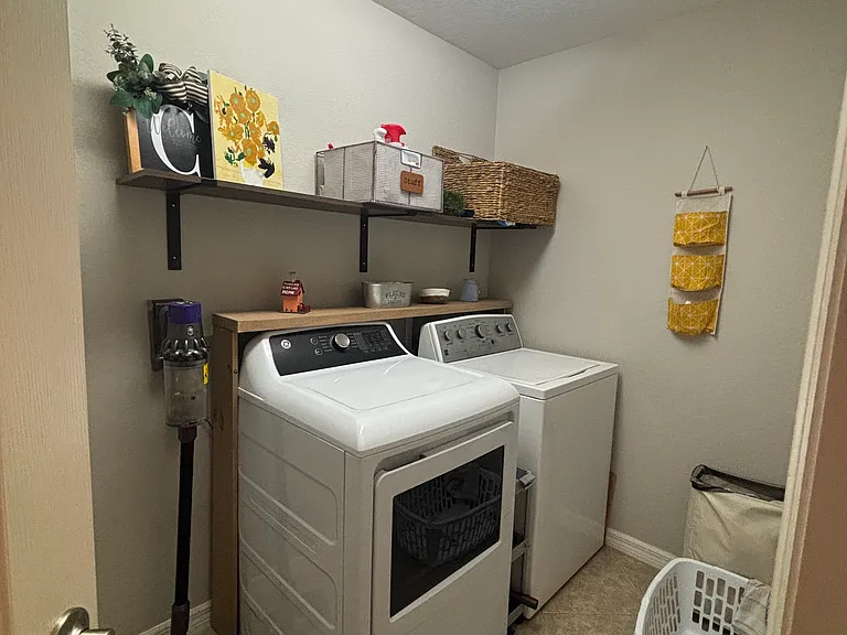 1621 Taylor Landing Dr — Photo 11