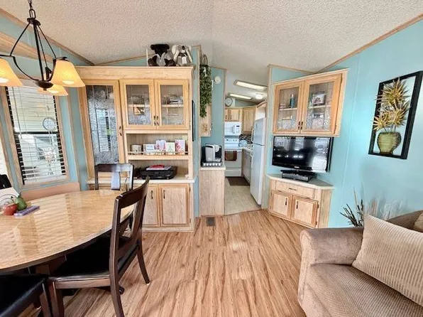 4860 E Main St #M14, Mesa, AZ 85205