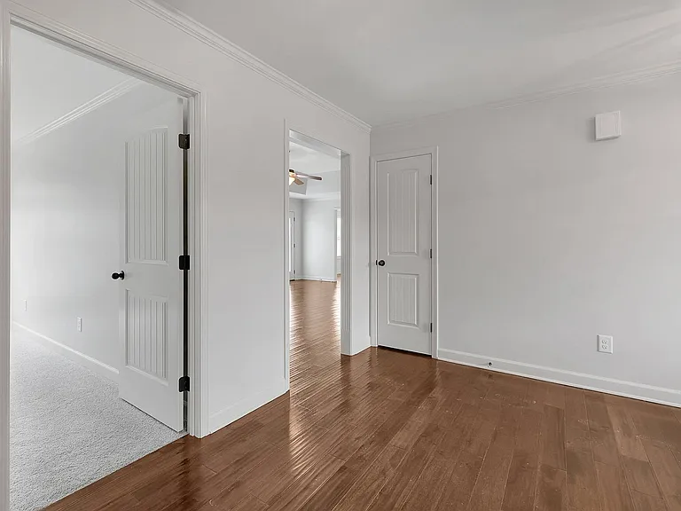 402 Lucy Cir — Photo 10