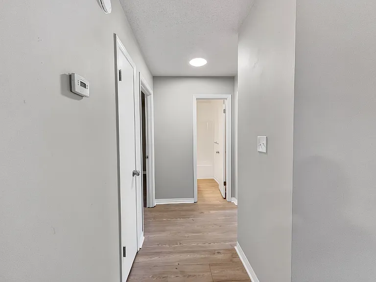 512 Landview St #D — Photo 10