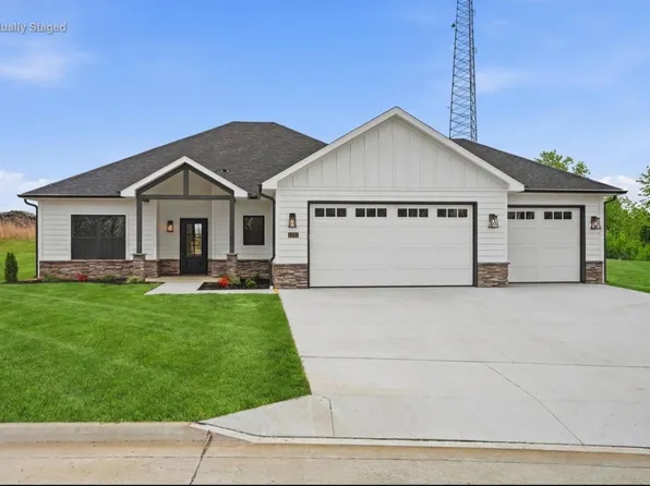 1332 Kiowa Ct, Boonville, MO 65233