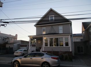 4 N Martindale Ave, Ventnor, NJ 08406