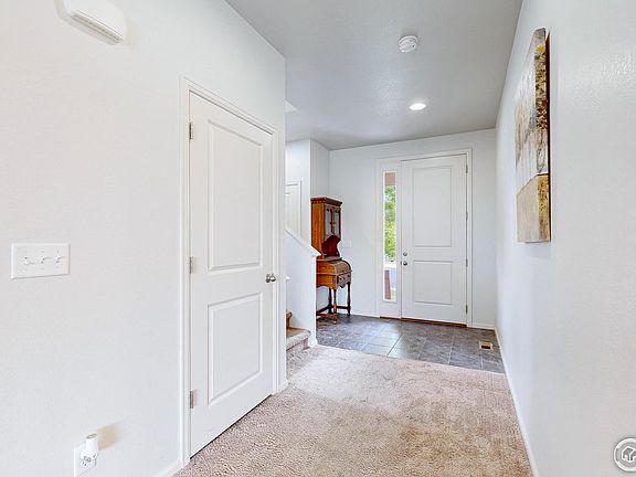 5th image of 140 E Lilac St
