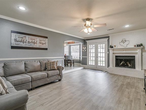 5th image of 428 Berkshire Dr
