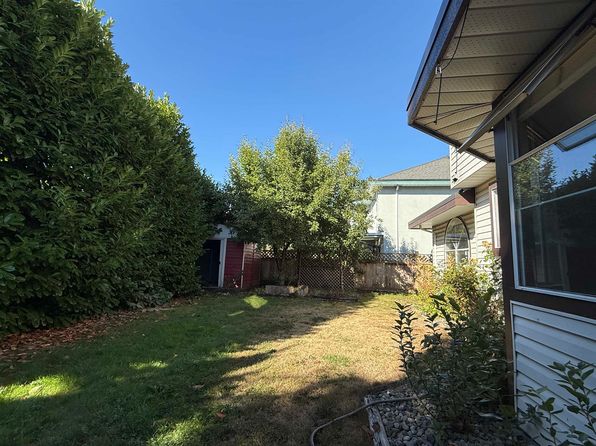 4 bedroom rental in Surrey — photo 19