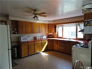 4th image of 448 Sunset Dr
