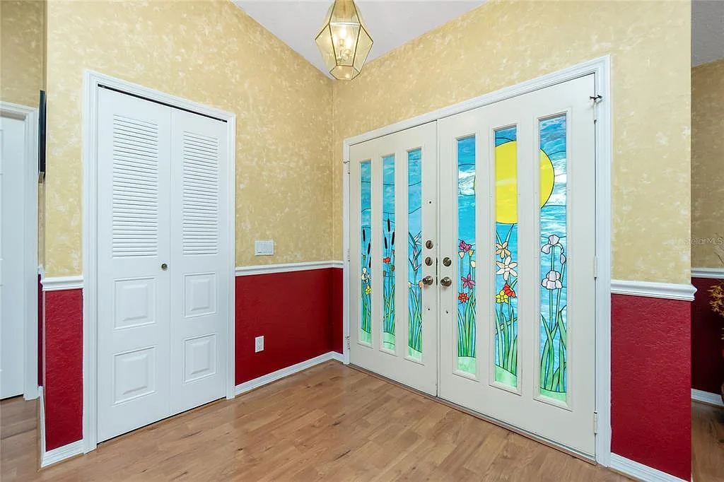 3 bed, 2.0 bath, 2810 sqft, $4,800 — Photo 3