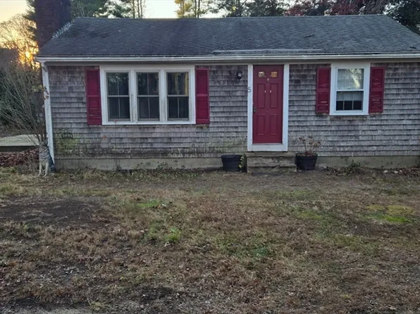 5 Huckleberry Ln, Barnstable, MA 02630