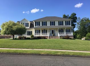 134 Wagon Wheel Dr, Feeding Hills, MA 01030