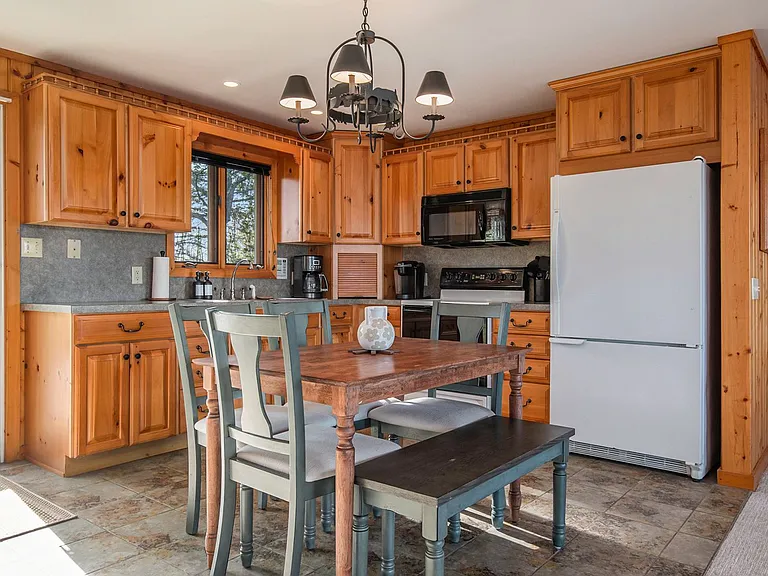 2120 Walleye Ln — Photo 3