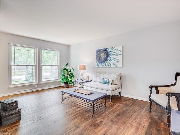 4th image of 2285 Lynnwood Dr