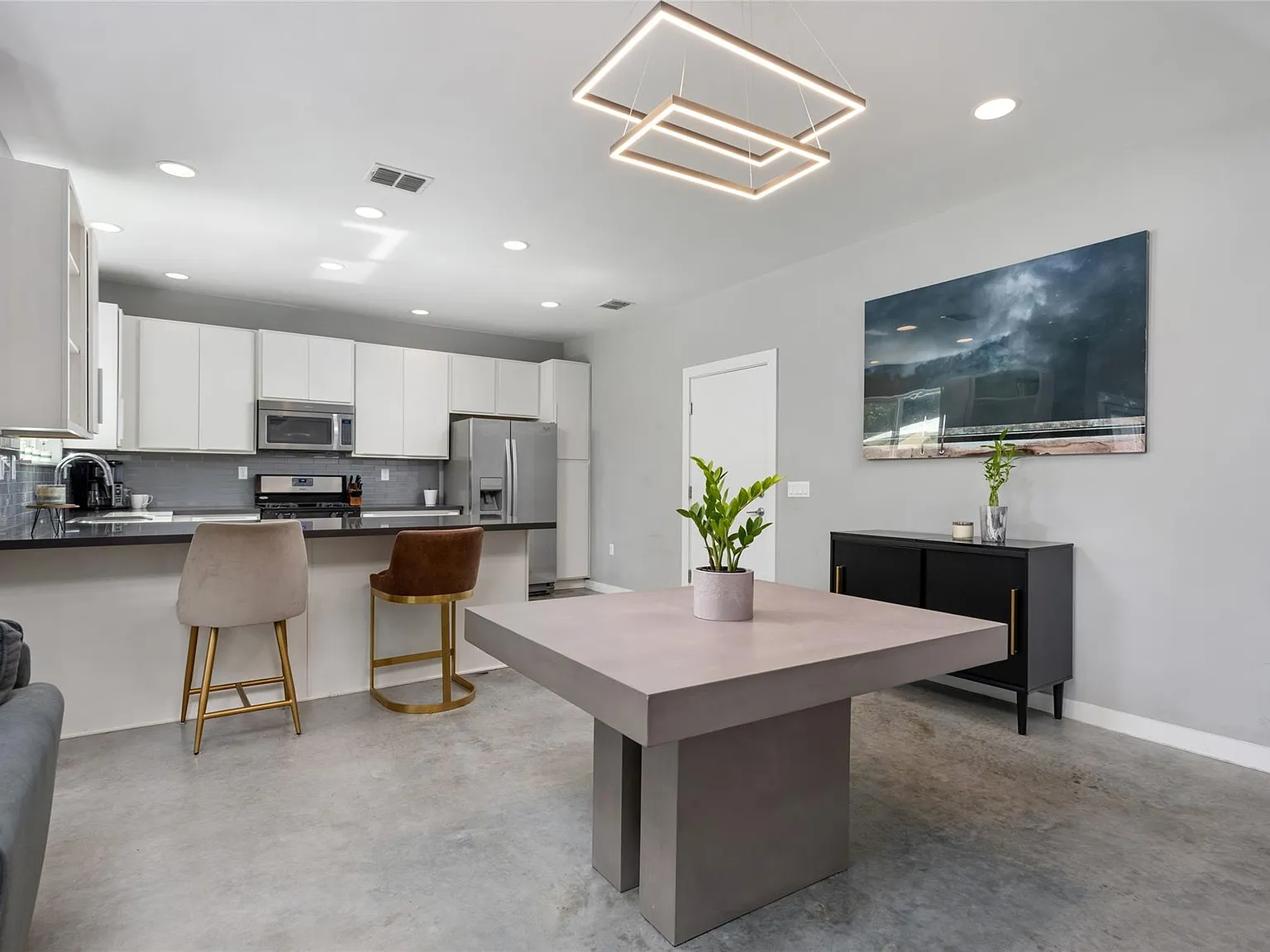 3 bed, 2.5 bath, 1839 sqft, $2,995 — Photo 1