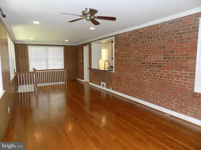 138 S Abingdon St — Photo 14